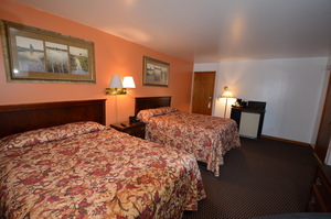 Room with Two Queen Beds Photo 2